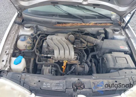 2004 Volkswagen Golf Gls 2.0L z USA, uszkodzony, nr VIN 9BWGL61J244014499